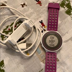 Women’s forerunner GPS Running Watch,with charger.